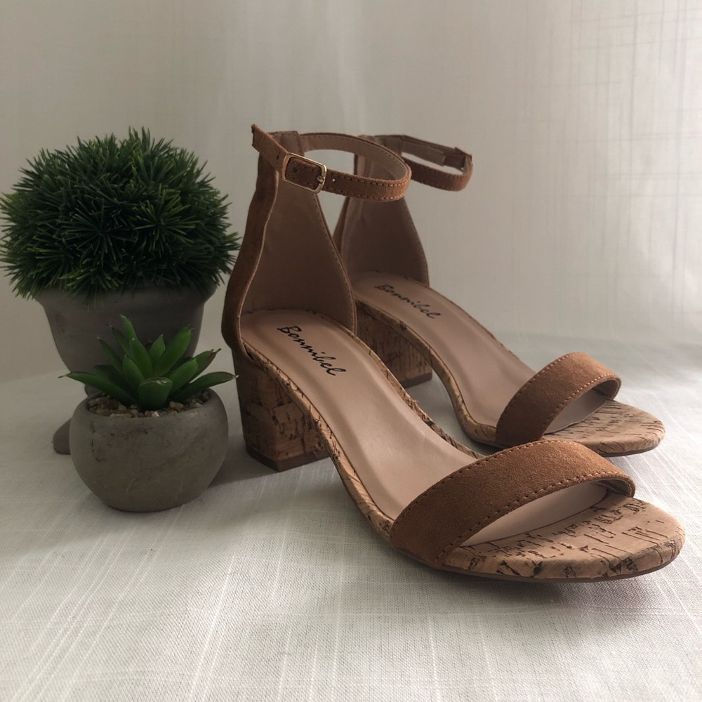 Women's Classical Block Heel Ankle Strap 
Sandals